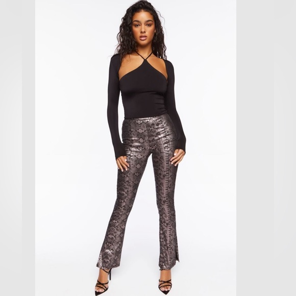 Forever 21 Snake Print Stretch Bootcut Jeans - Purple Size 24 - Picture 3 of 11